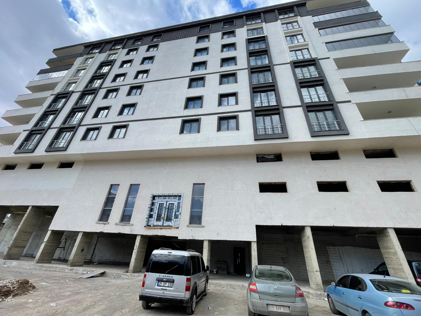 KOMBİNA'DA SATILIK 3+1 LÜKS DAİRE